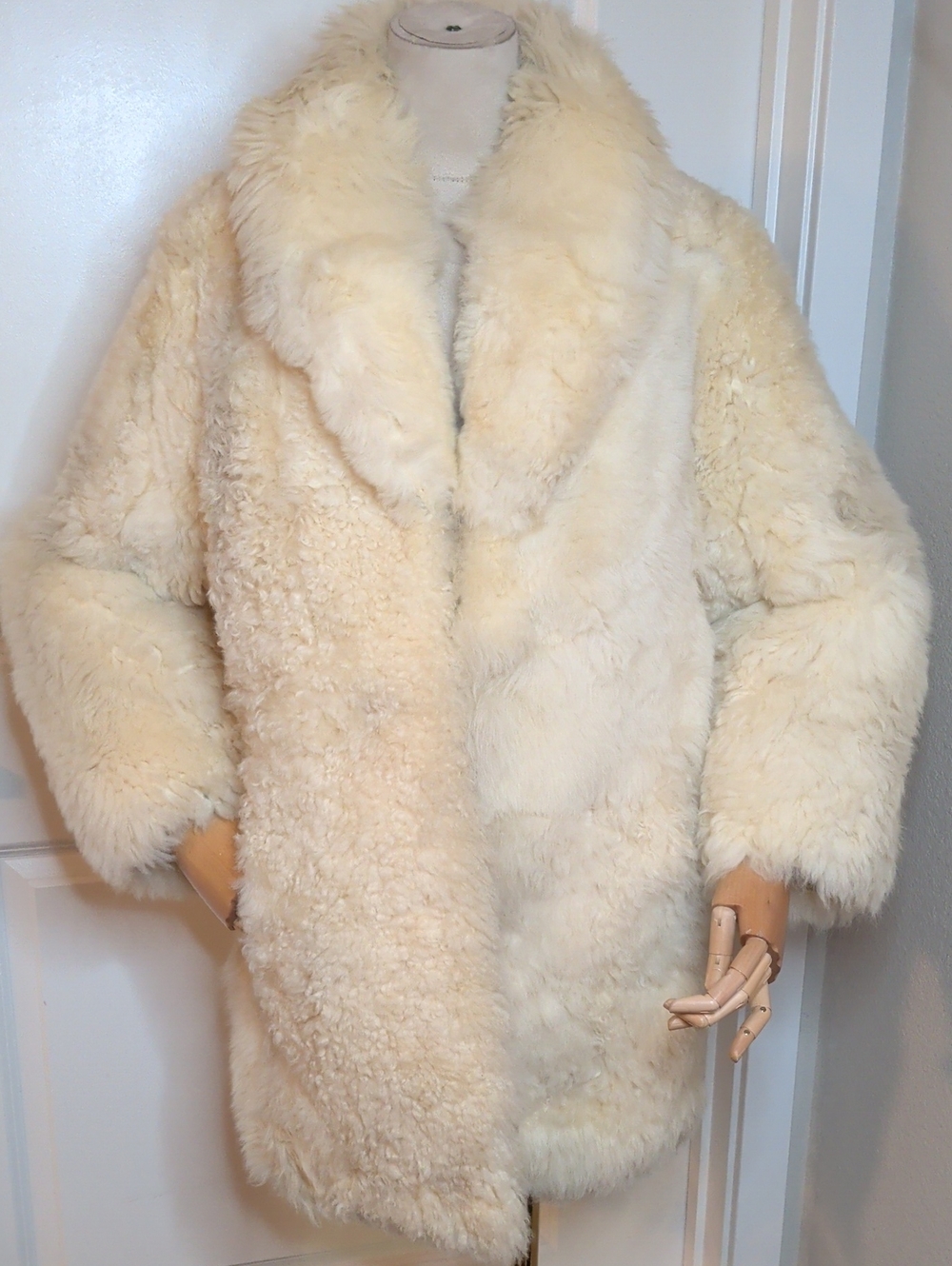 Vintage 70s Genuine Shearling Fur Coat Cream Ivory Mid Length MCM SZ Med